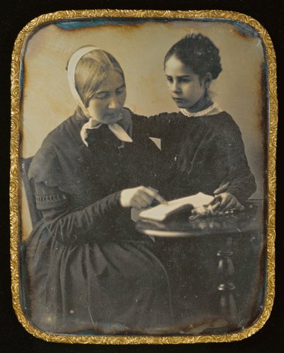 Vrouw leest voor aan een meisje door Unbekannt Unbekannt
